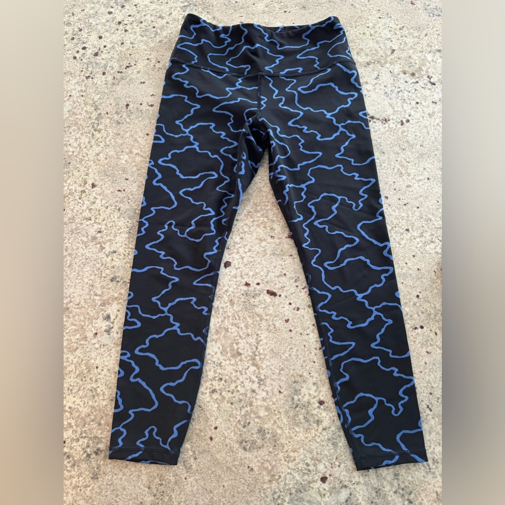 NWOT Athleta Elation Train 7/8 legging |Black with periwinkle| Size Small